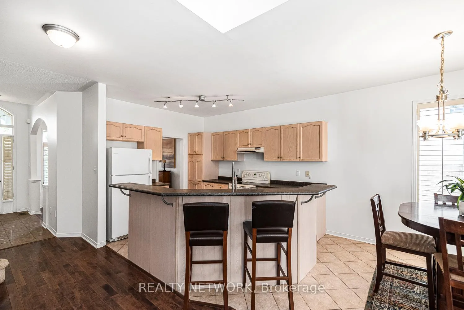 Photo 17 of 102 Moore Crescent, Hamilton, Ancaster — HOMEH