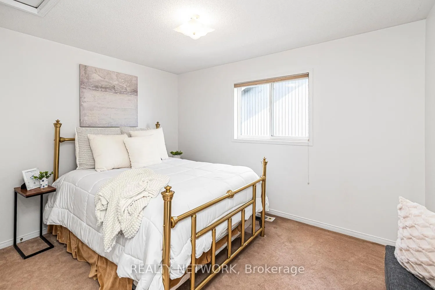 Photo 22 of 102 Moore Crescent, Hamilton, Ancaster — HOMEH