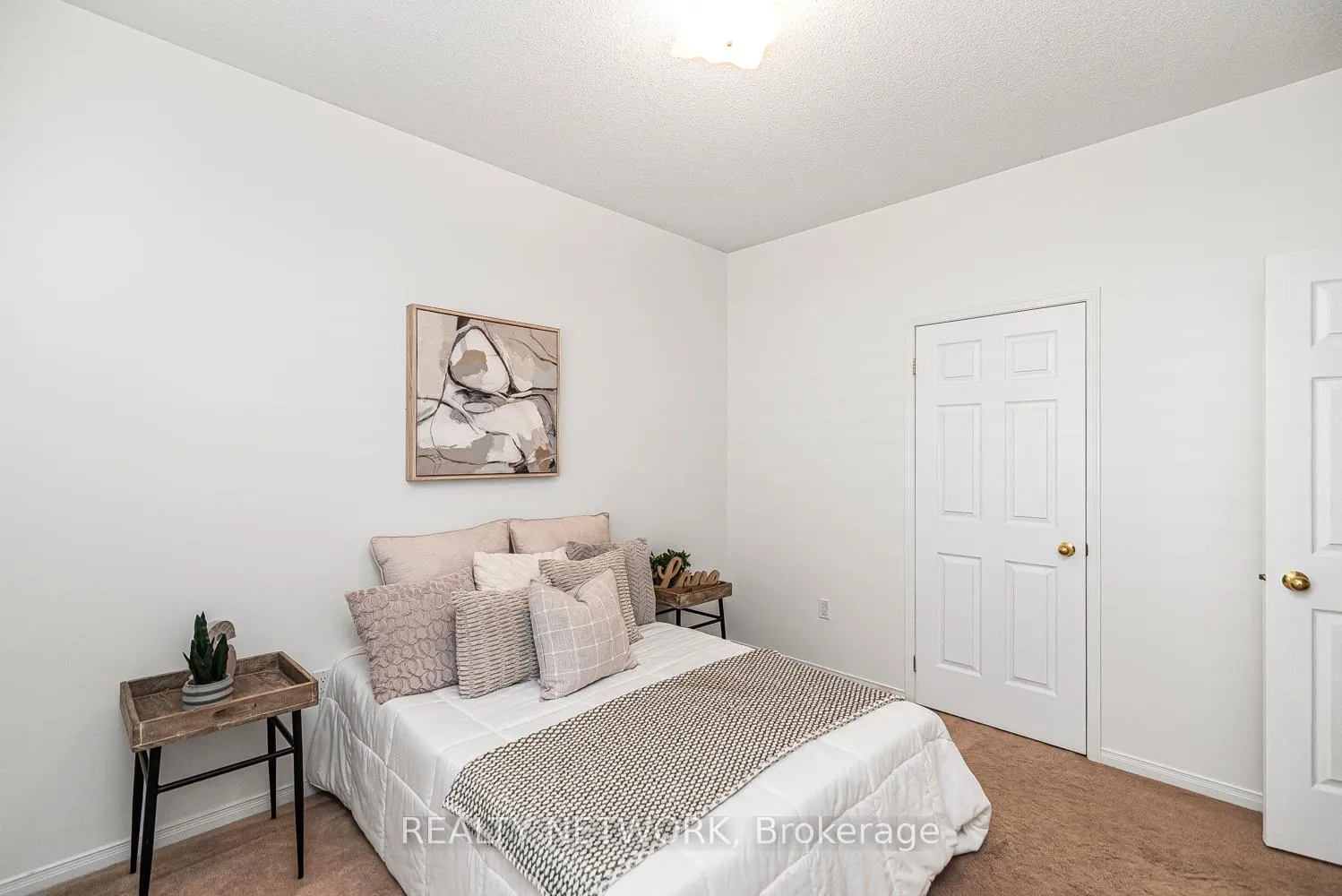 Photo 23 of 102 Moore Crescent, Hamilton, Ancaster — HOMEH