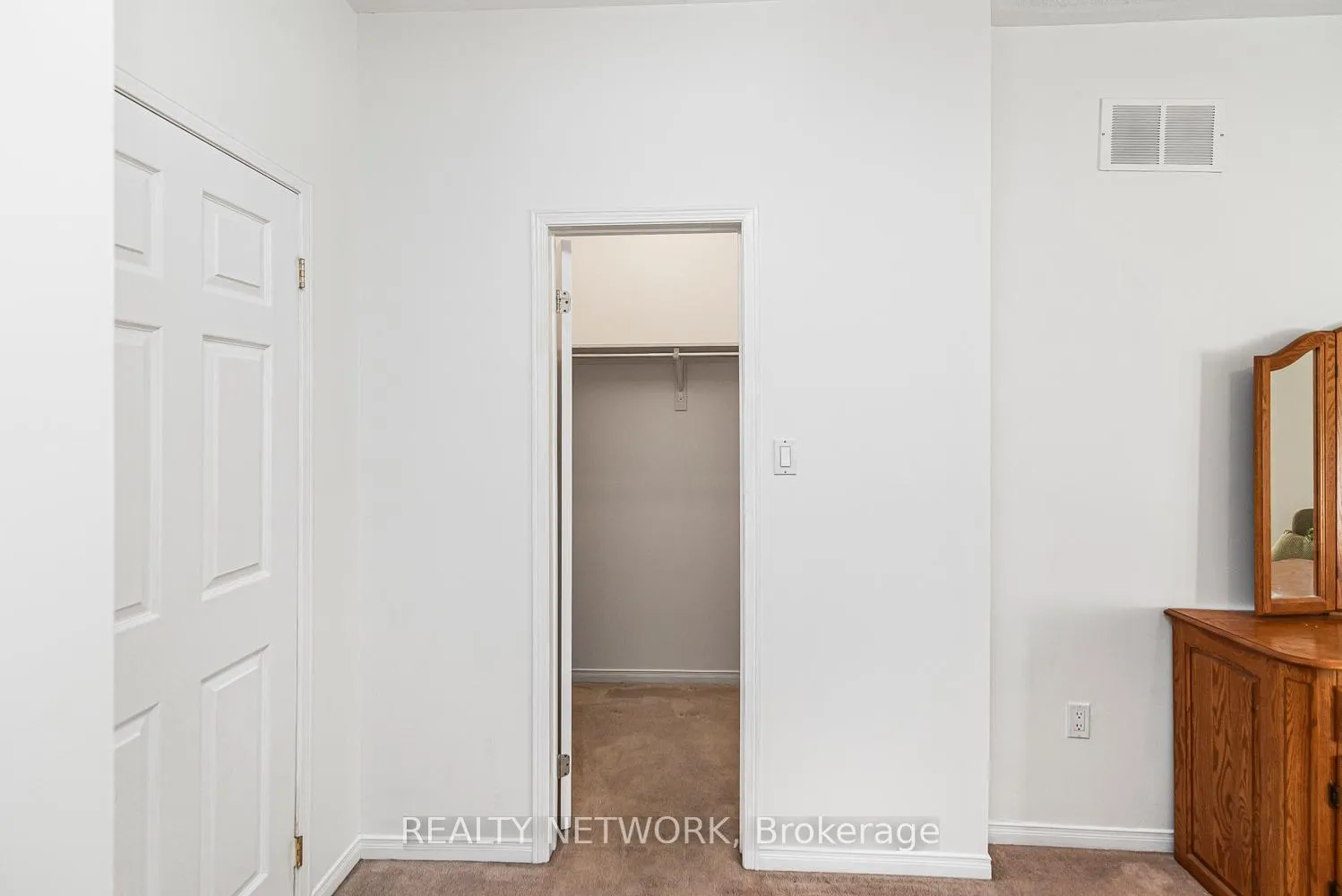 Photo 27 of 102 Moore Crescent, Hamilton, Ancaster — HOMEH