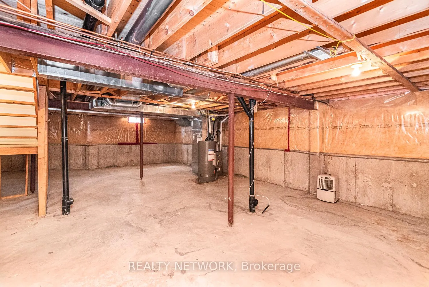 Photo 36 of 102 Moore Crescent, Hamilton, Ancaster — HOMEH