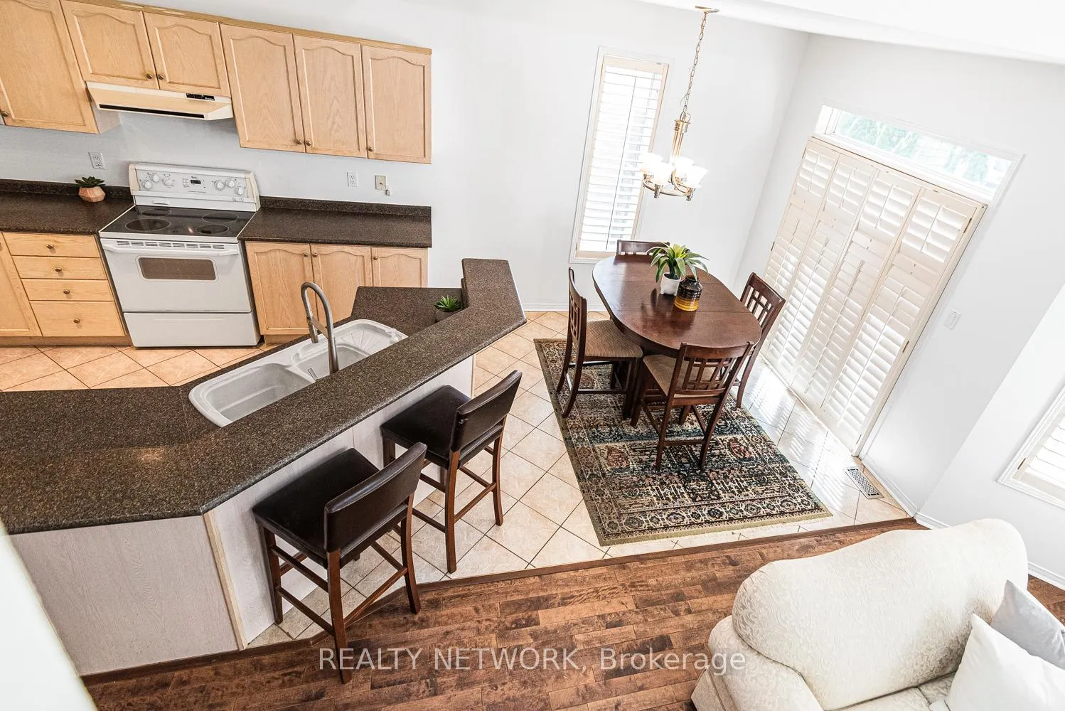 Photo 37 of 102 Moore Crescent, Hamilton, Ancaster — HOMEH