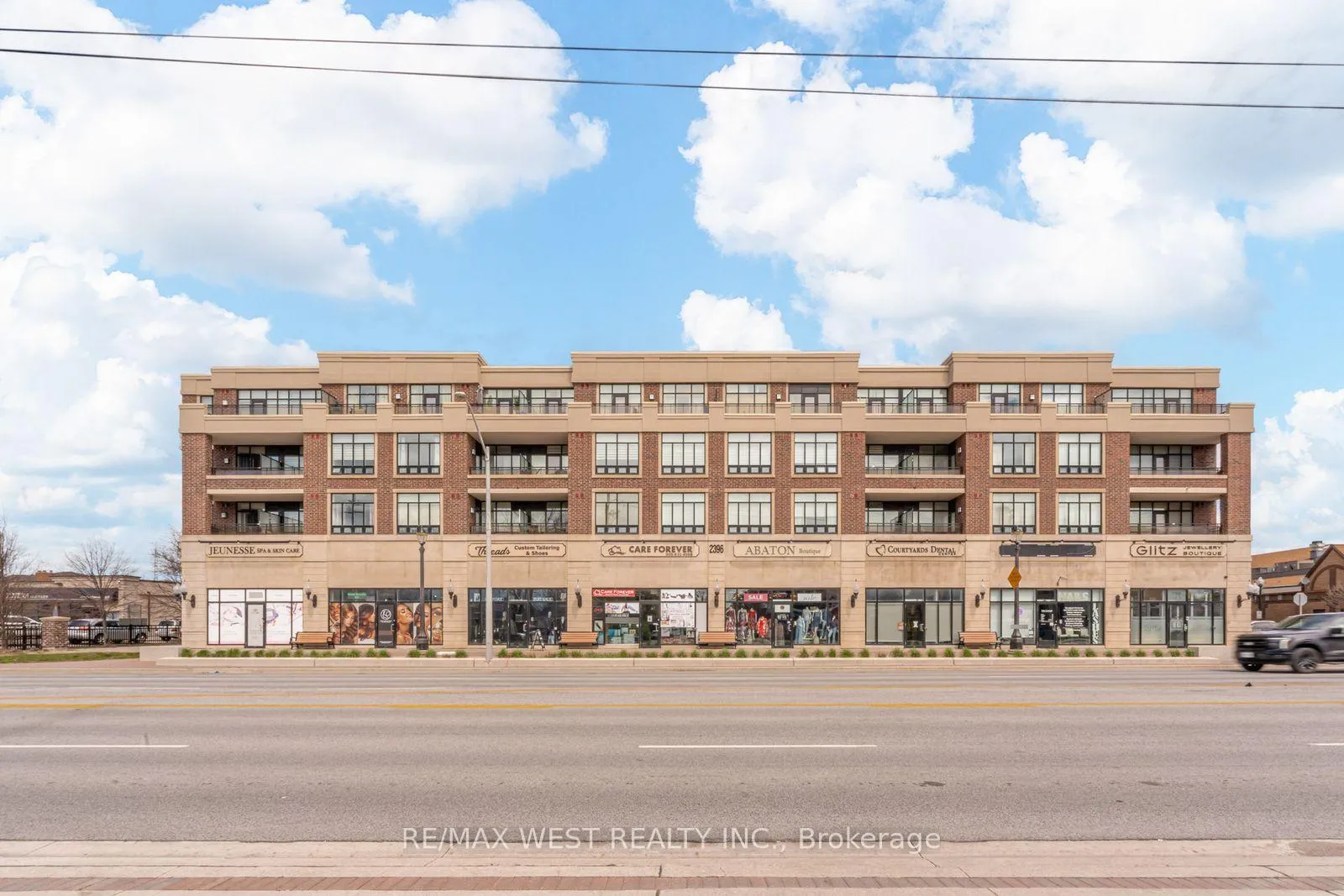 Photo 1 of Unit 230, 2396 Major MacKenzie Drive W, Vaughan, Maple — HOMEH