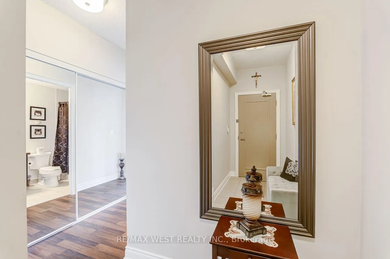 Photo 10 of Unit 230, 2396 Major MacKenzie Drive W, Vaughan, Maple — HOMEH