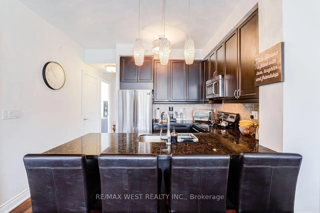 Photo 13 of Unit 230, 2396 Major MacKenzie Drive W, Vaughan, Maple — HOMEH