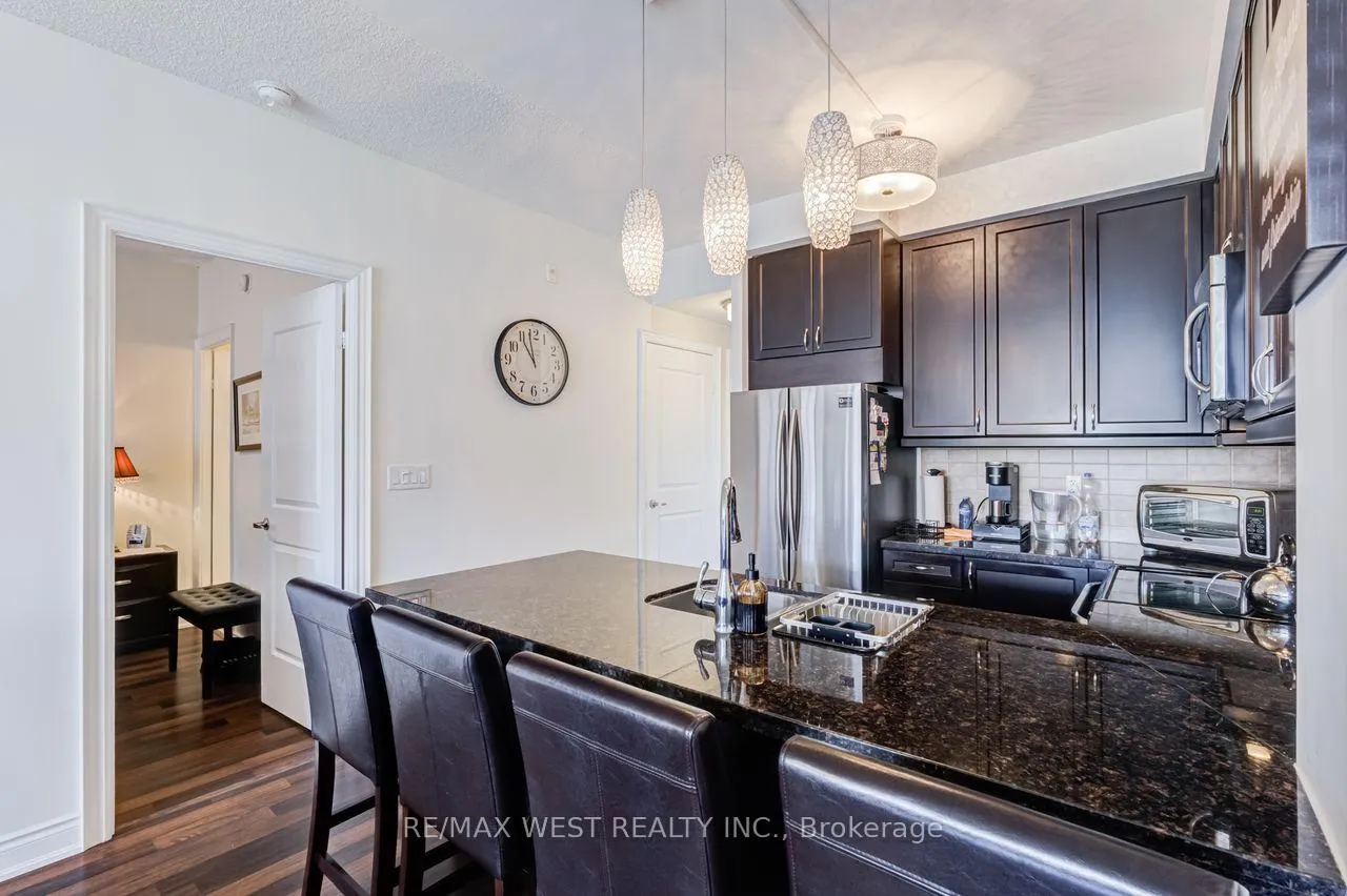 Photo 18 of Unit 230, 2396 Major MacKenzie Drive W, Vaughan, Maple — HOMEH