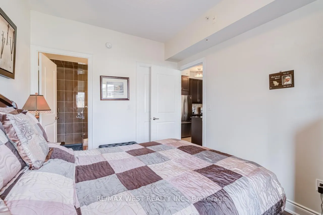 Photo 23 of Unit 230, 2396 Major MacKenzie Drive W, Vaughan, Maple — HOMEH