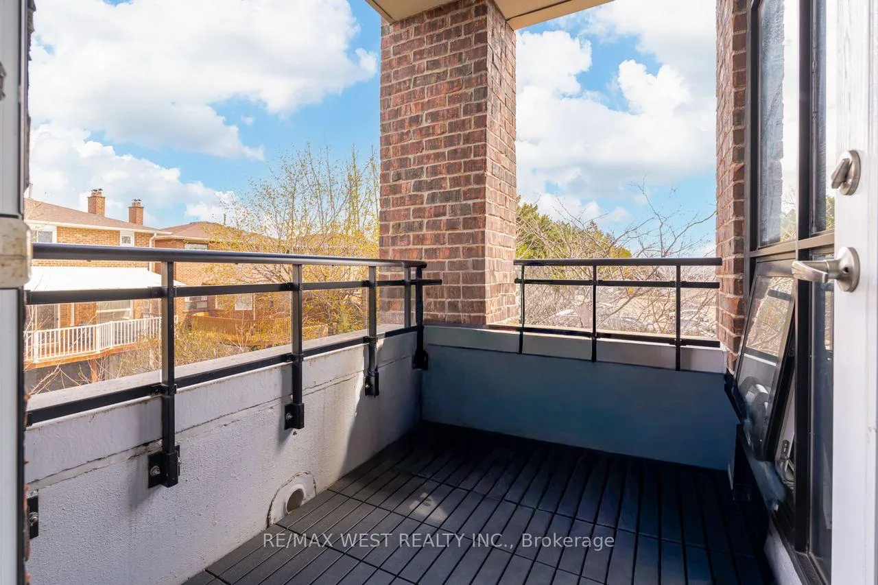 Photo 25 of Unit 230, 2396 Major MacKenzie Drive W, Vaughan, Maple — HOMEH