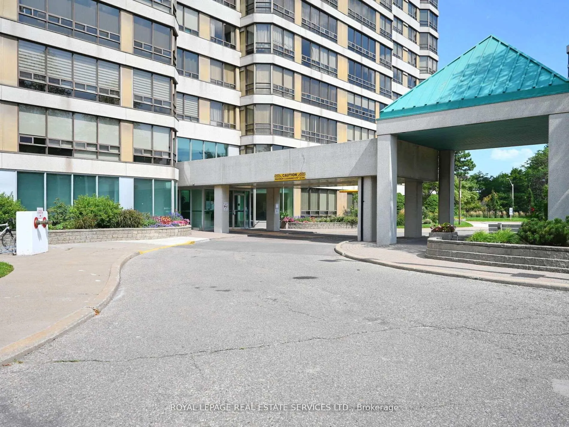 Photo 6 of Unit 512, 310 Mill Street S, Brampton, Brampton South — HOMEH