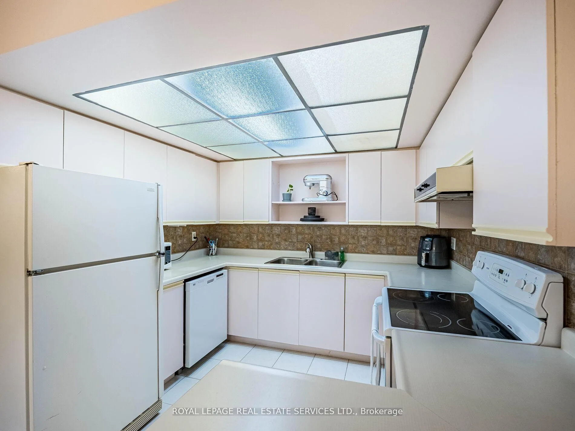 Photo 20 of Unit 512, 310 Mill Street S, Brampton, Brampton South — HOMEH