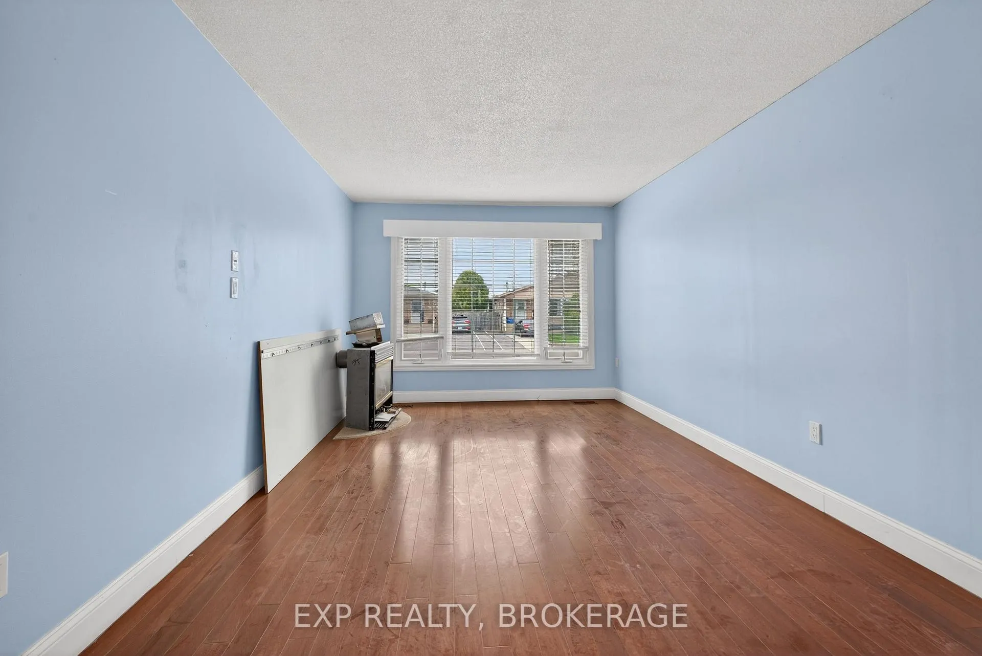 Photo 9 of 573 Whistler Terrace, Kingston, East Gardiners Rd — HOMEH