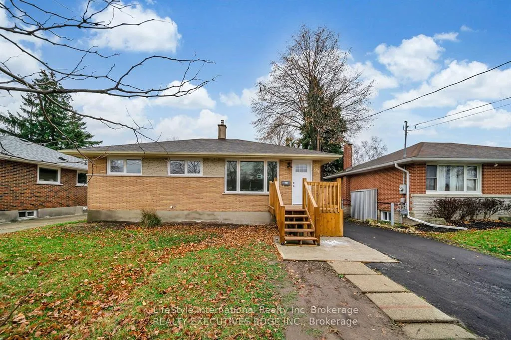 Photo 2 of 234 Stevenson Street N, Guelph, St. George's — HOMEH