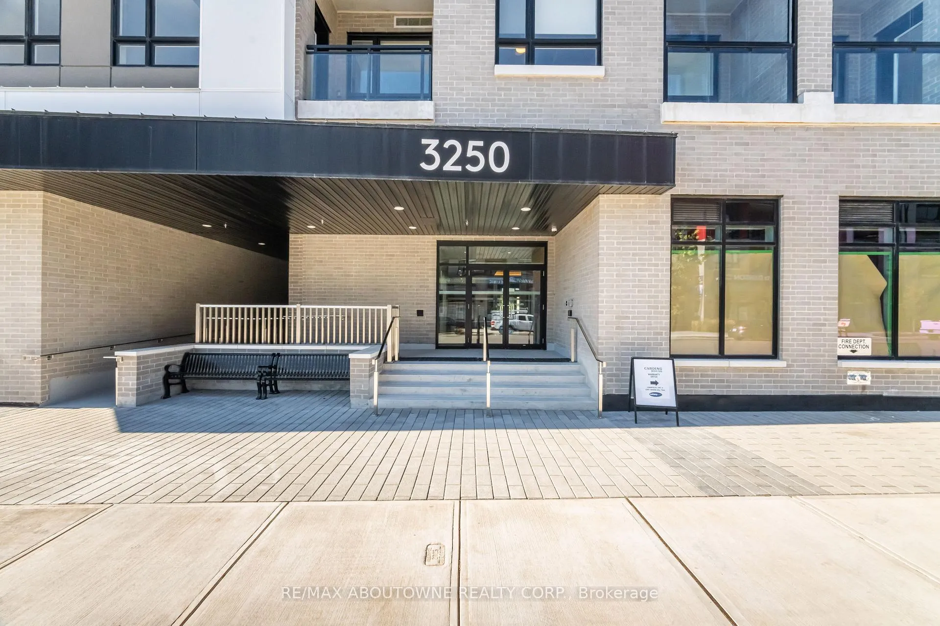 Photo 2 of Unit 228, 3250 Carding Mill Trail, Oakville, Glenorchy — HOMEH