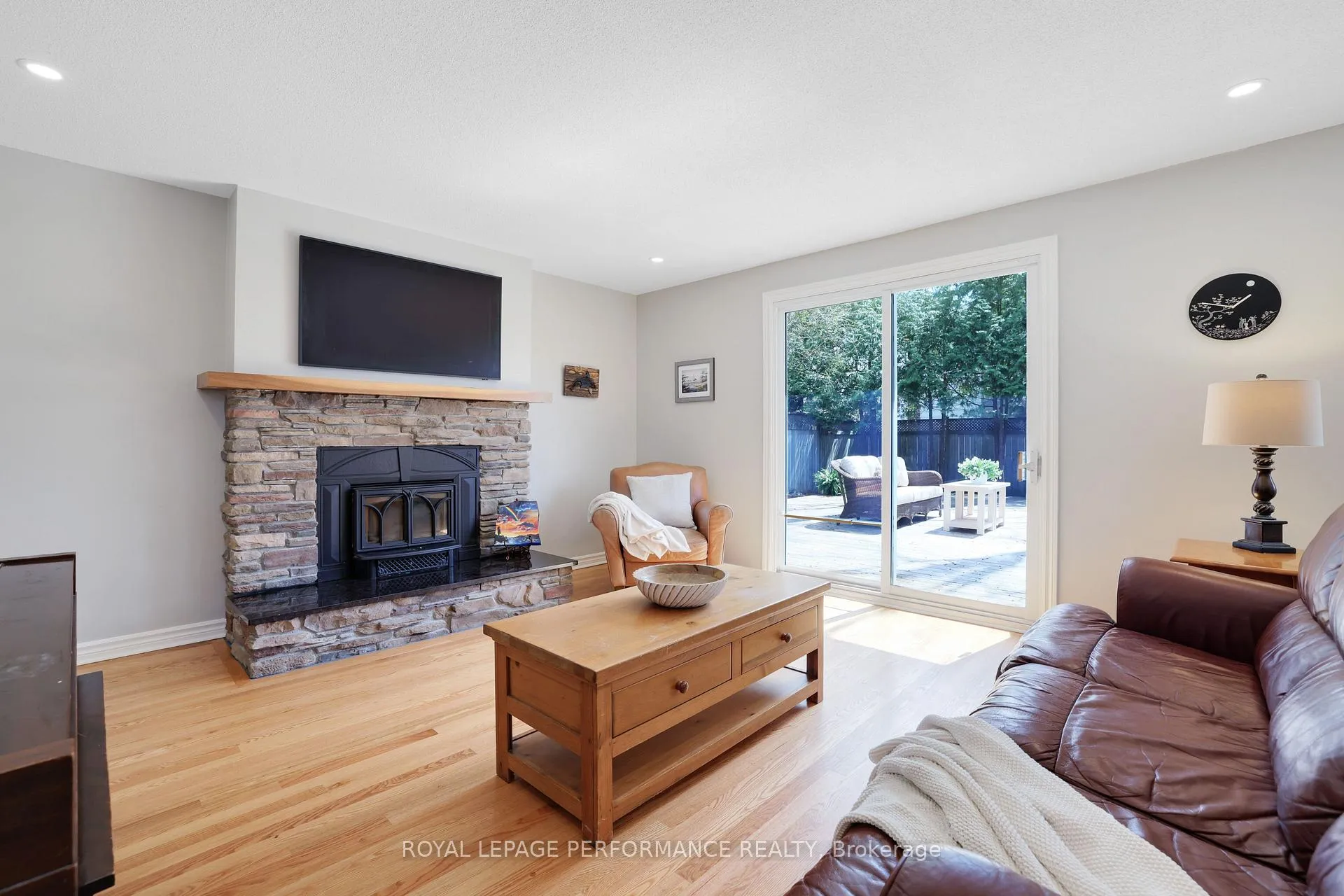 Photo 6 of 21 Oakhurst Crescent, Ottawa, Blackburn Hamlet — HOMEH