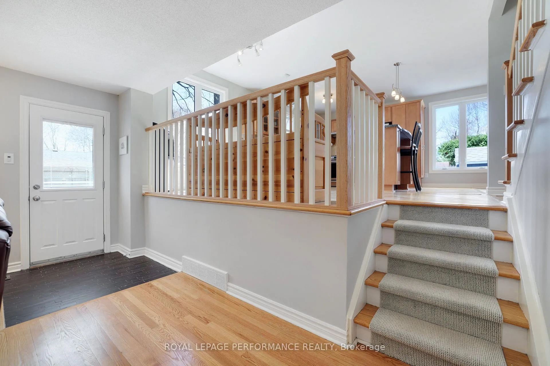 Photo 8 of 21 Oakhurst Crescent, Ottawa, Blackburn Hamlet — HOMEH