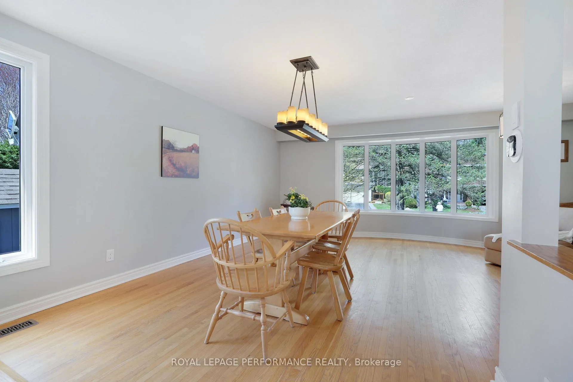 Photo 16 of 21 Oakhurst Crescent, Ottawa, Blackburn Hamlet — HOMEH