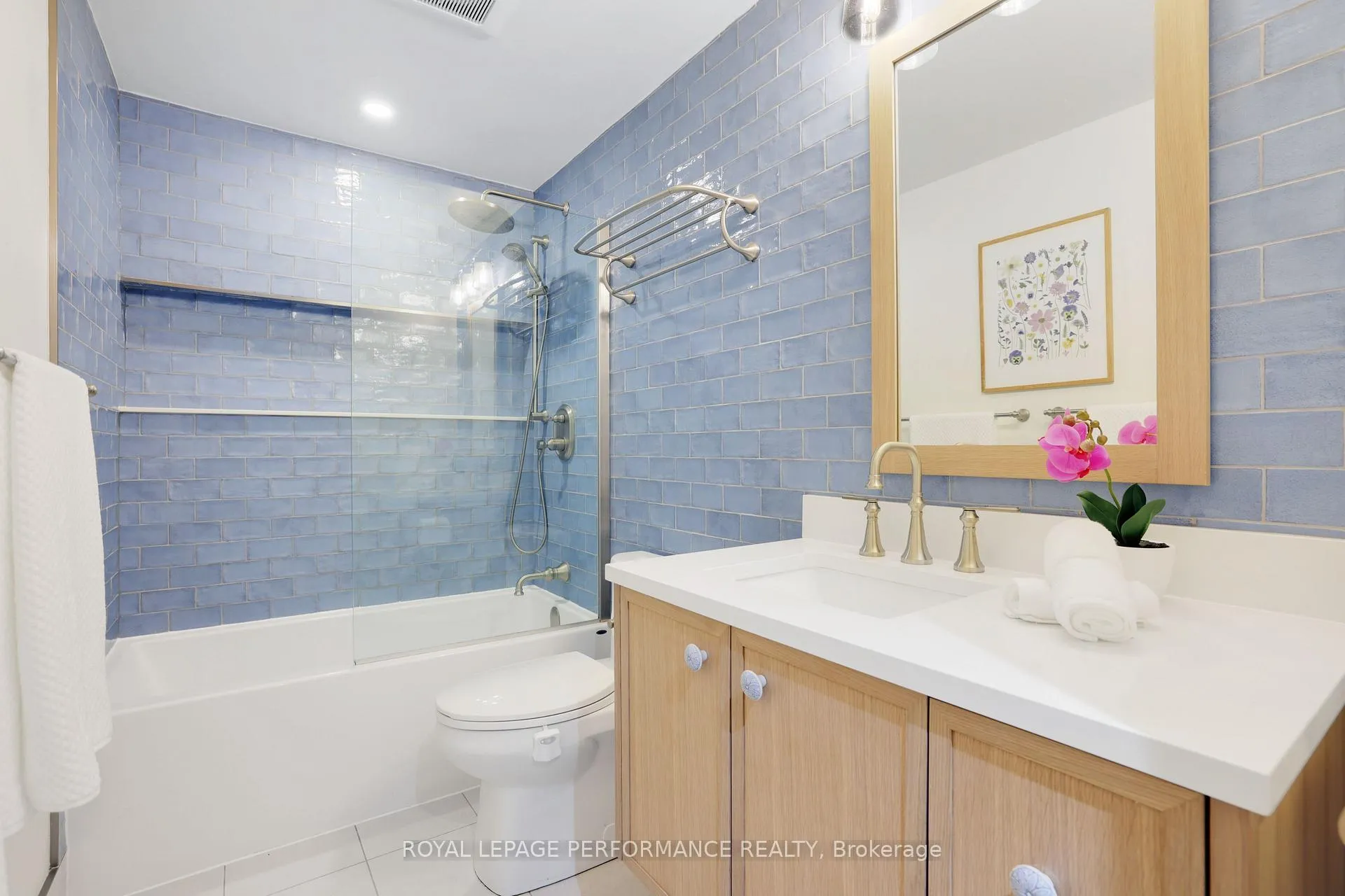 Photo 22 of 21 Oakhurst Crescent, Ottawa, Blackburn Hamlet — HOMEH