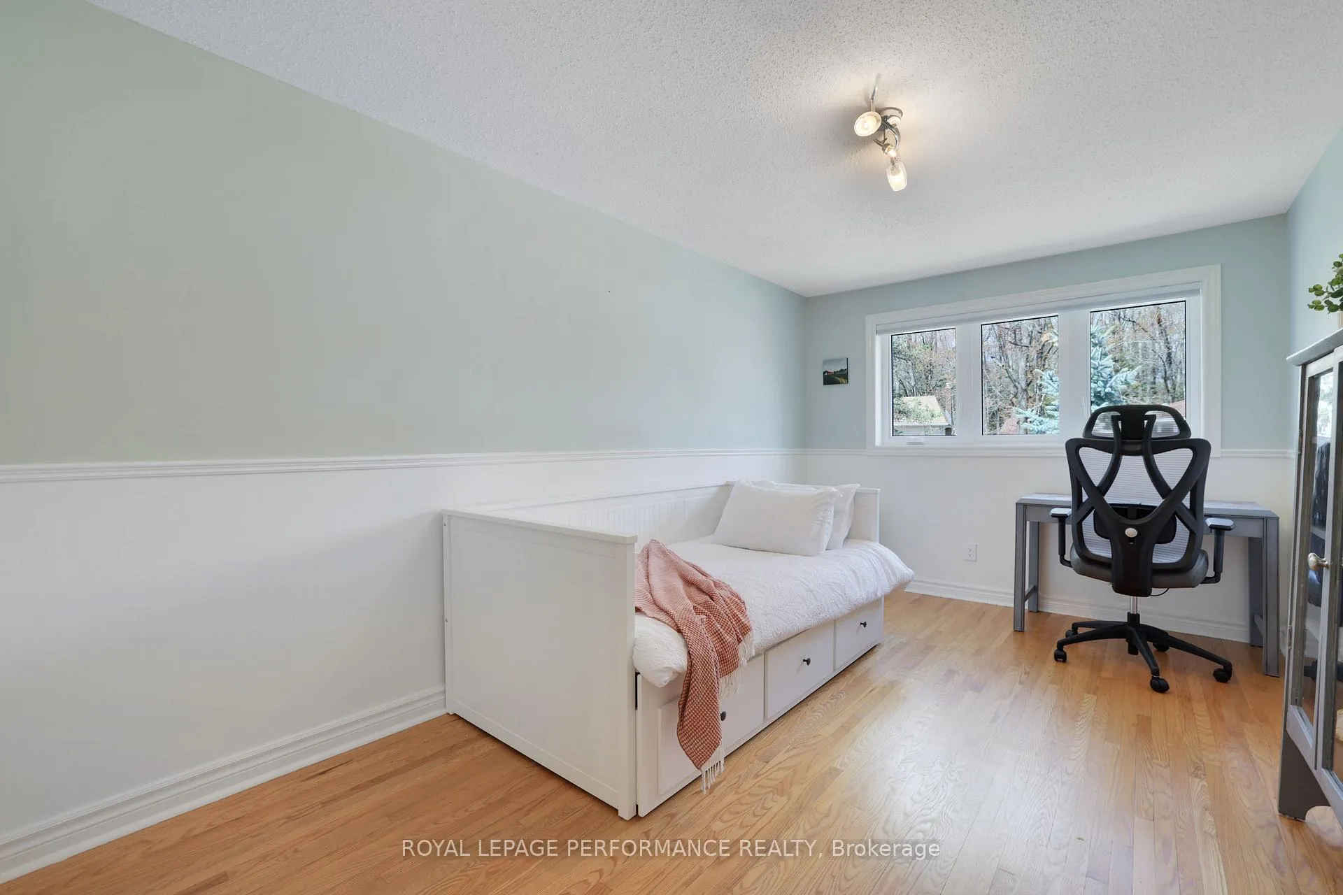 Photo 29 of 21 Oakhurst Crescent, Ottawa, Blackburn Hamlet — HOMEH