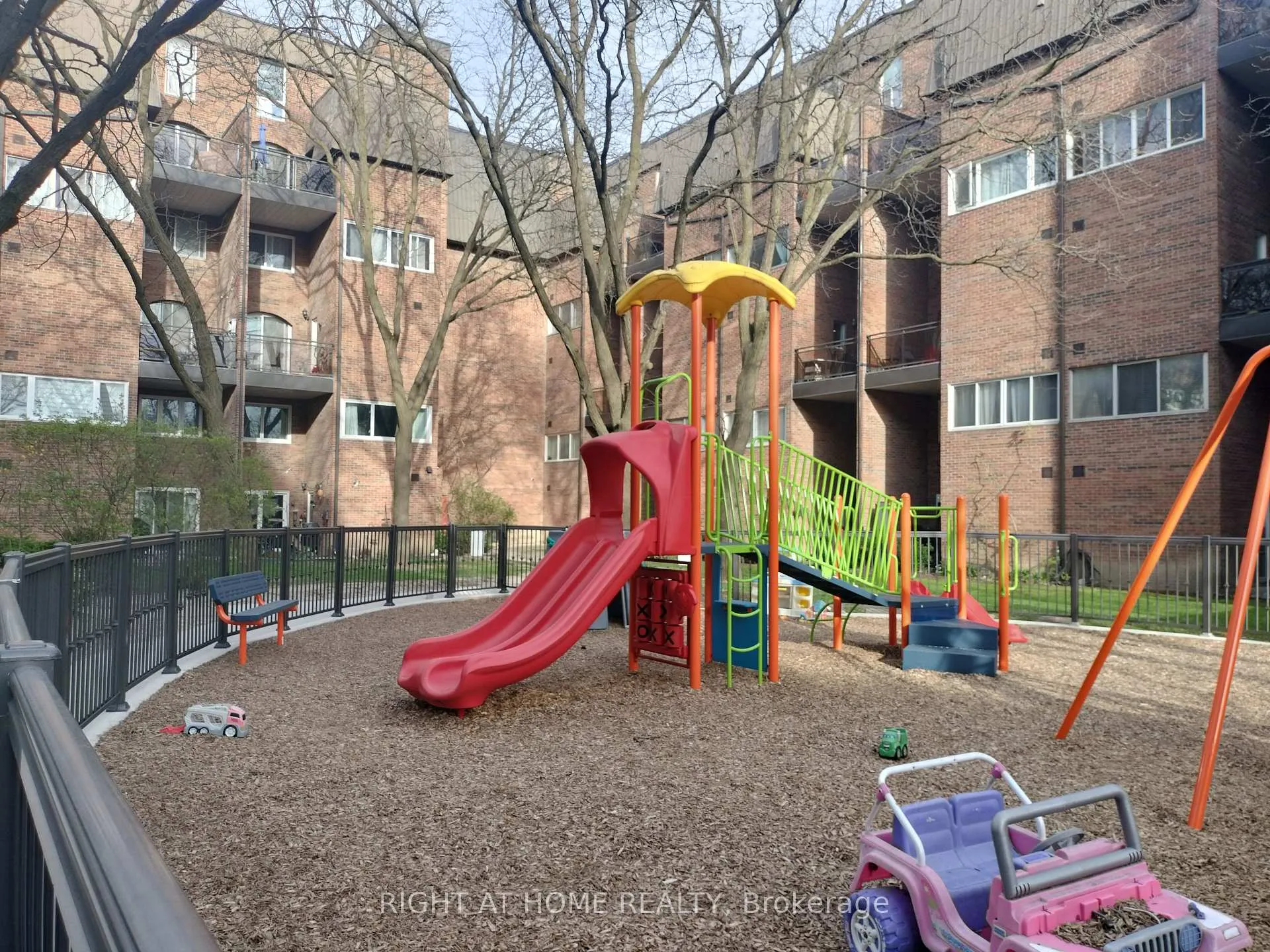 Photo 32 of Unit 367, 16B Elgin Street, Markham, Thornhill — HOMEH