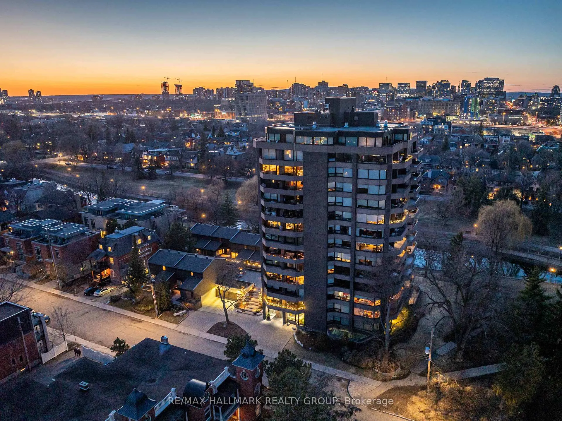 Front of Unit TH2, 300 Queen Elizabeth Drive