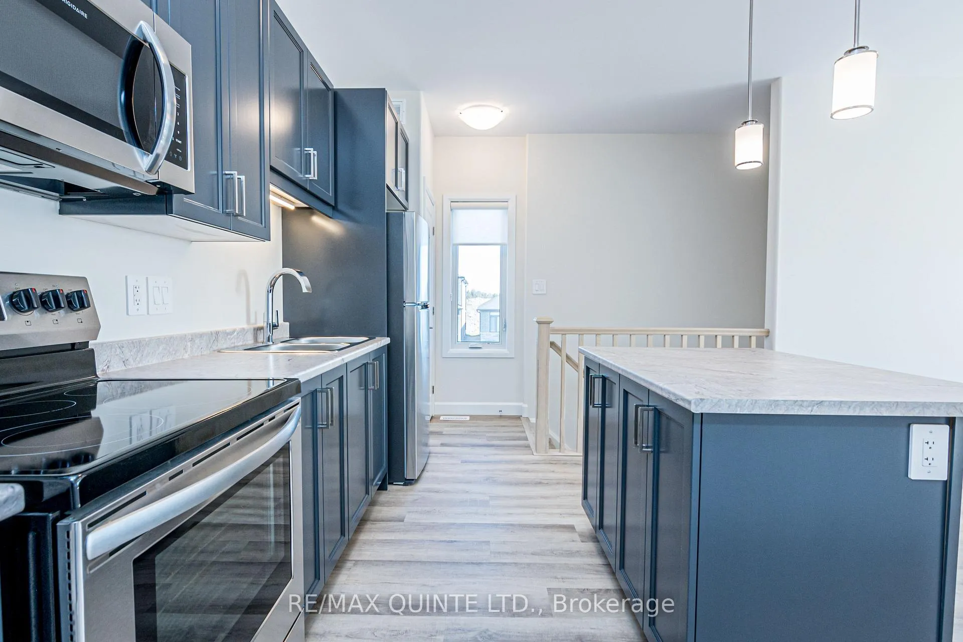 Photo 3 of 98B Riverstone Way, Belleville, Thurlow Ward — HOMEH