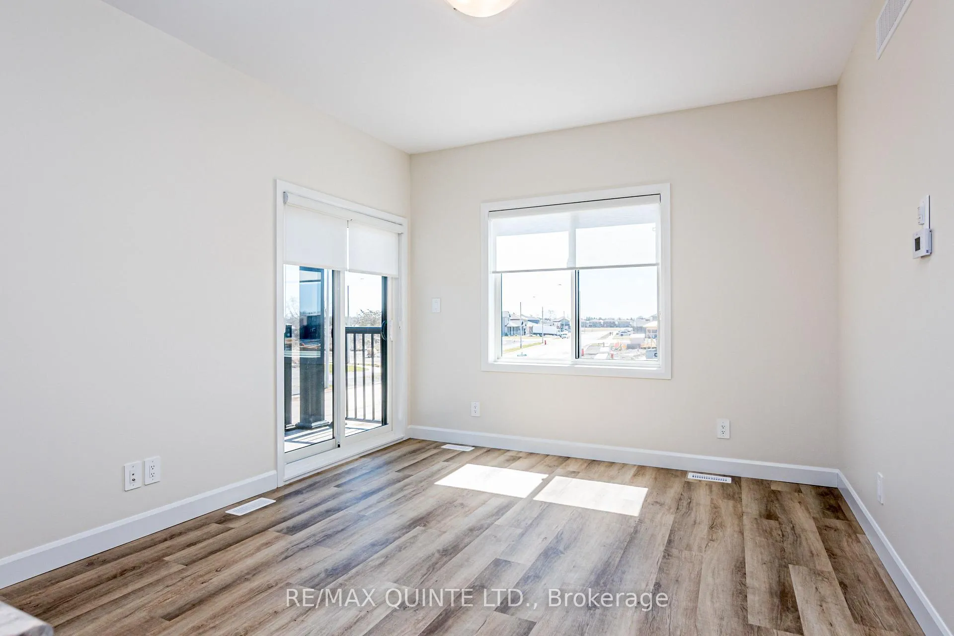 Photo 4 of 98B Riverstone Way, Belleville, Thurlow Ward — HOMEH