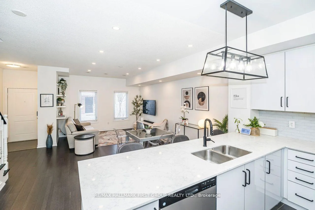 Photo 16 of Unit 10, 1040 Elton Way, Whitby, Pringle Creek — HOMEH
