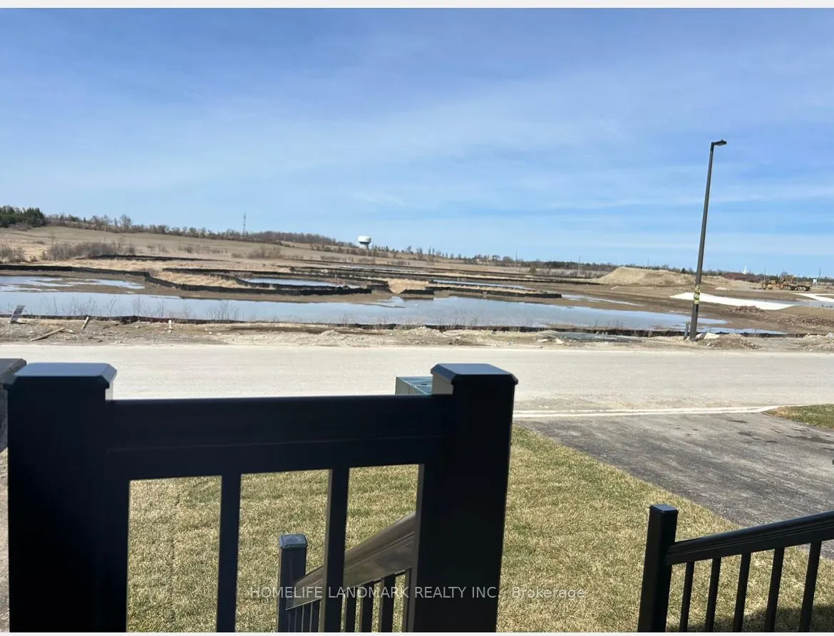 Photo 7 of 30 Donald Ingram Crescent, Georgina, Keswick North — HOMEH
