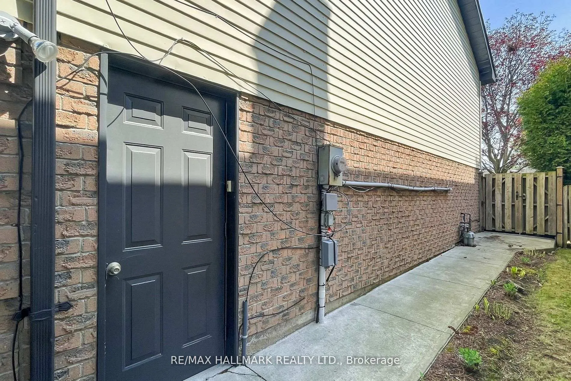 Photo 41 of 3 Cherry Blossom Crescent, Clarington, Courtice — HOMEH