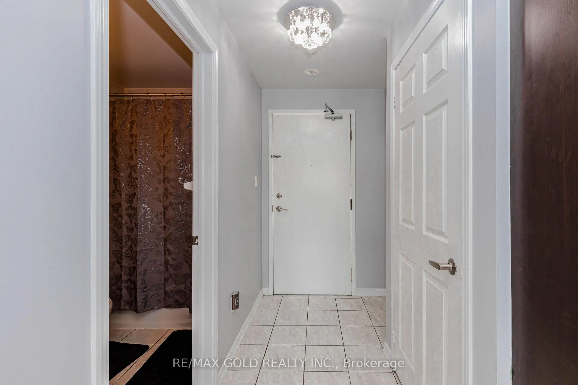 Photo 11 of Unit 217, 50 Sky Harbour Drive, Brampton, Bram West — HOMEH