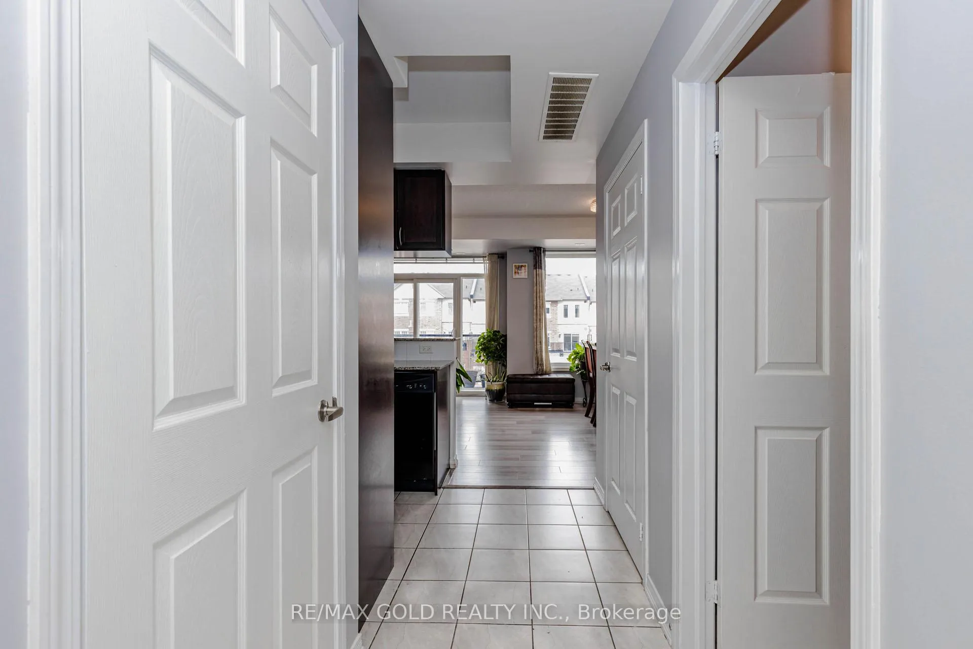 Photo 12 of Unit 217, 50 Sky Harbour Drive, Brampton, Bram West — HOMEH