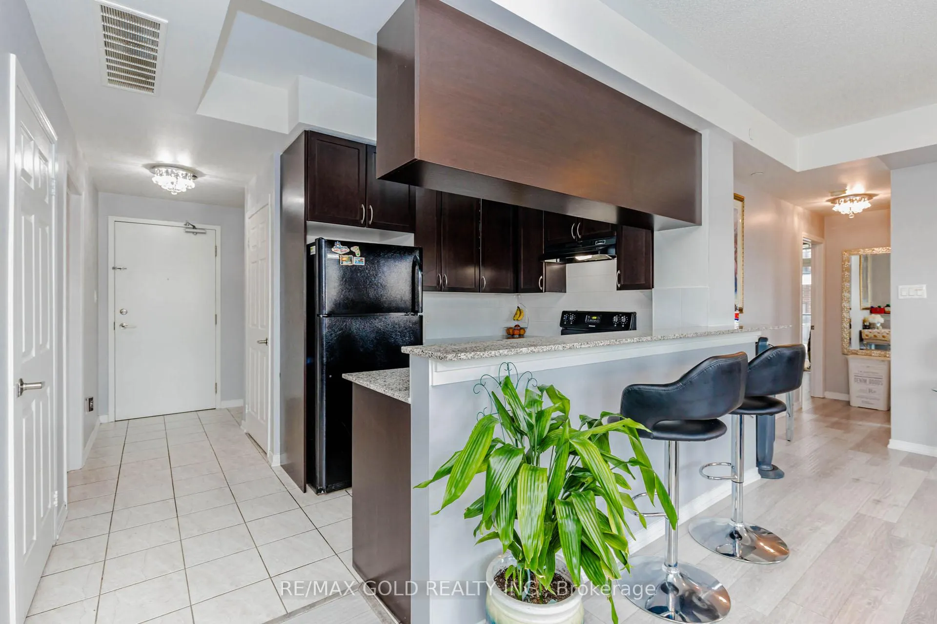 Photo 17 of Unit 217, 50 Sky Harbour Drive, Brampton, Bram West — HOMEH