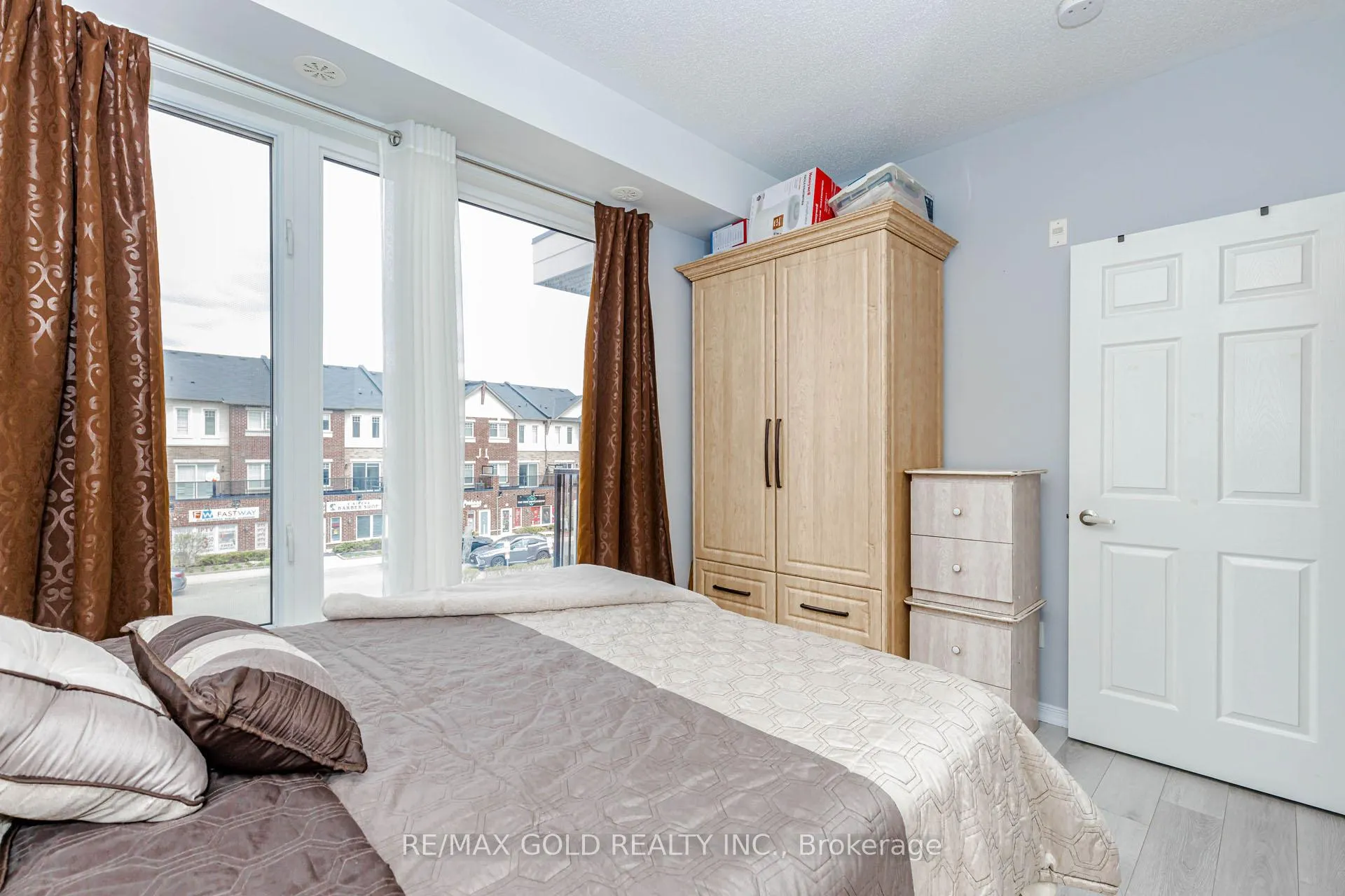 Photo 36 of Unit 217, 50 Sky Harbour Drive, Brampton, Bram West — HOMEH