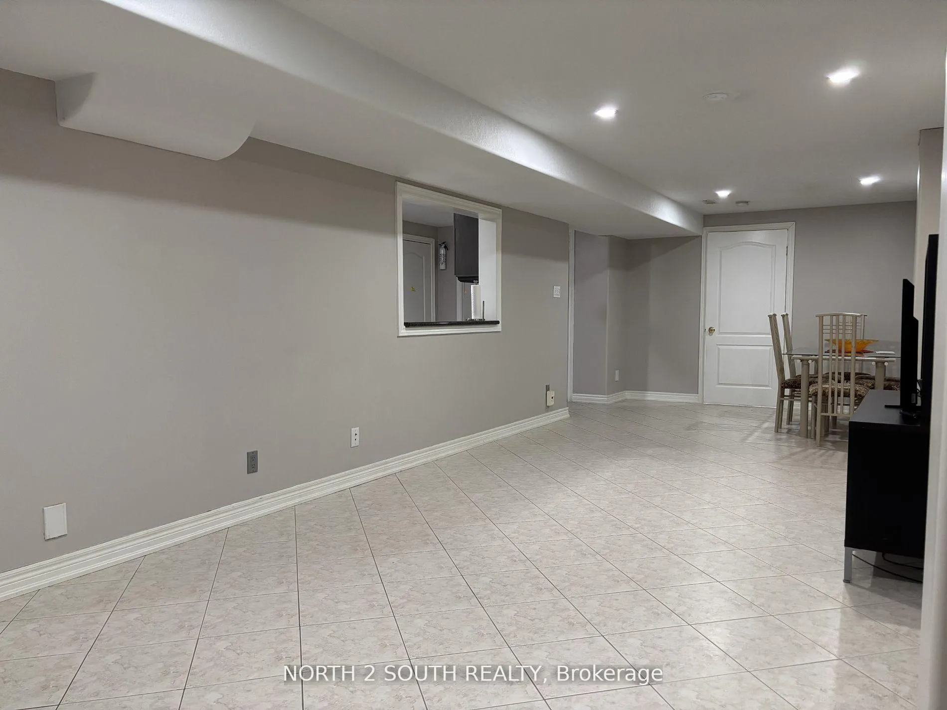 Photo 15 of Unit Bsmt, 12 Villandry Crescent, Vaughan, Maple — HOMEH