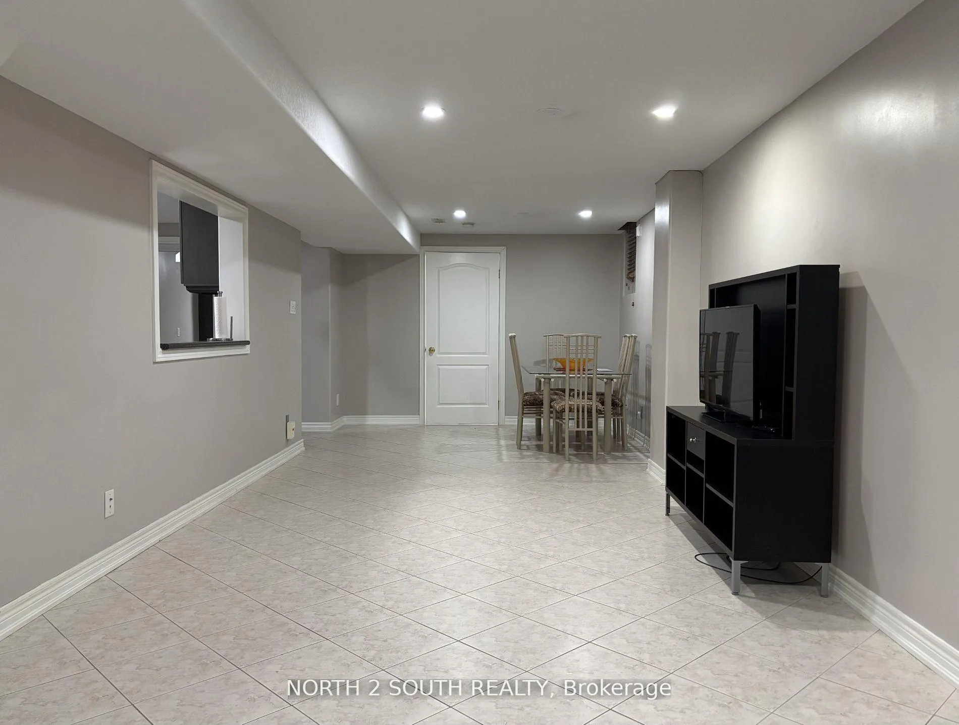 Photo 17 of Unit Bsmt, 12 Villandry Crescent, Vaughan, Maple — HOMEH