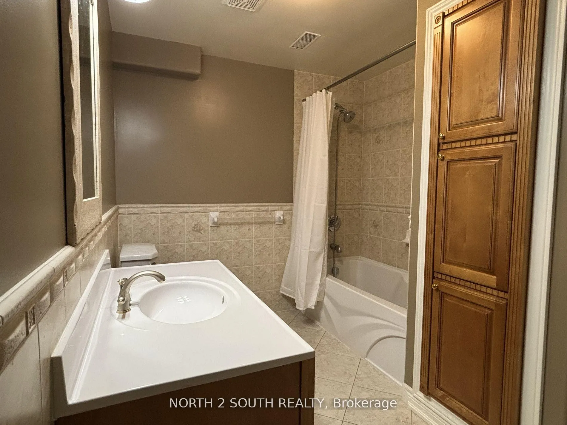 Photo 27 of Unit Bsmt, 12 Villandry Crescent, Vaughan, Maple — HOMEH