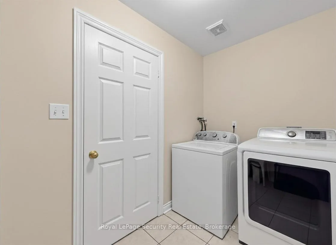 Photo 21 of 21 Fallstar Crescent, Brampton, Fletcher's Meadow — HOMEH