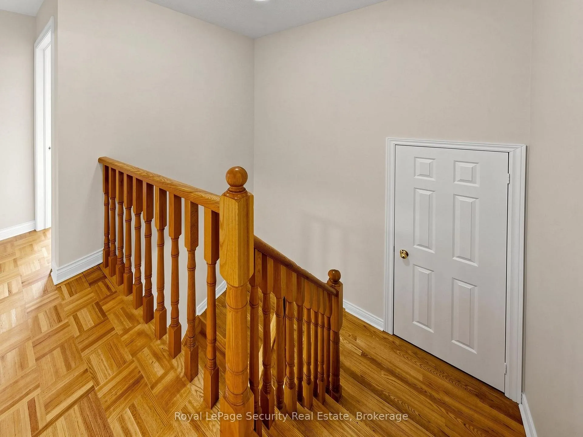 Photo 22 of 21 Fallstar Crescent, Brampton, Fletcher's Meadow — HOMEH