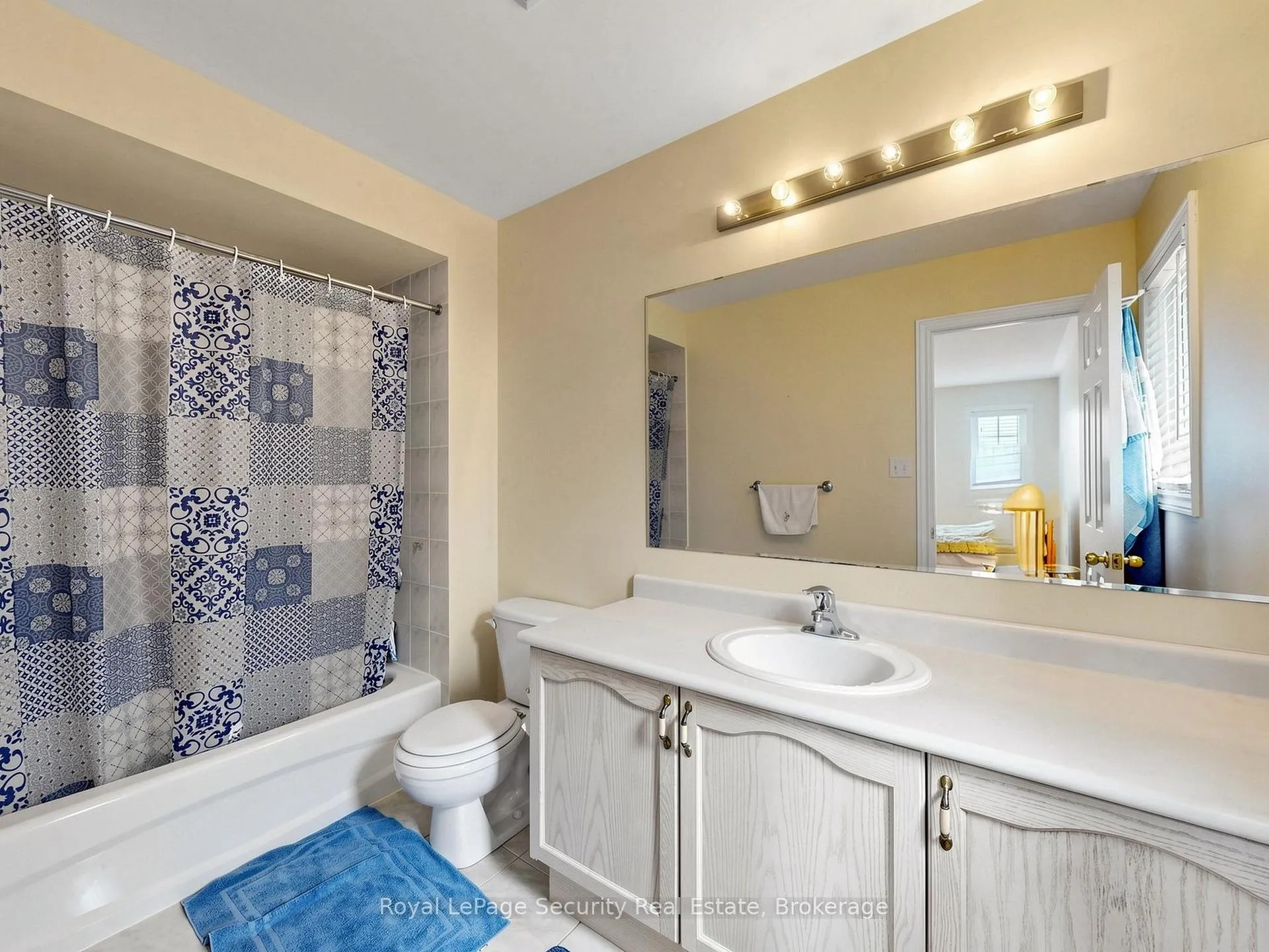 Photo 26 of 21 Fallstar Crescent, Brampton, Fletcher's Meadow — HOMEH