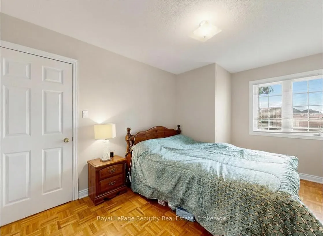 Photo 27 of 21 Fallstar Crescent, Brampton, Fletcher's Meadow — HOMEH