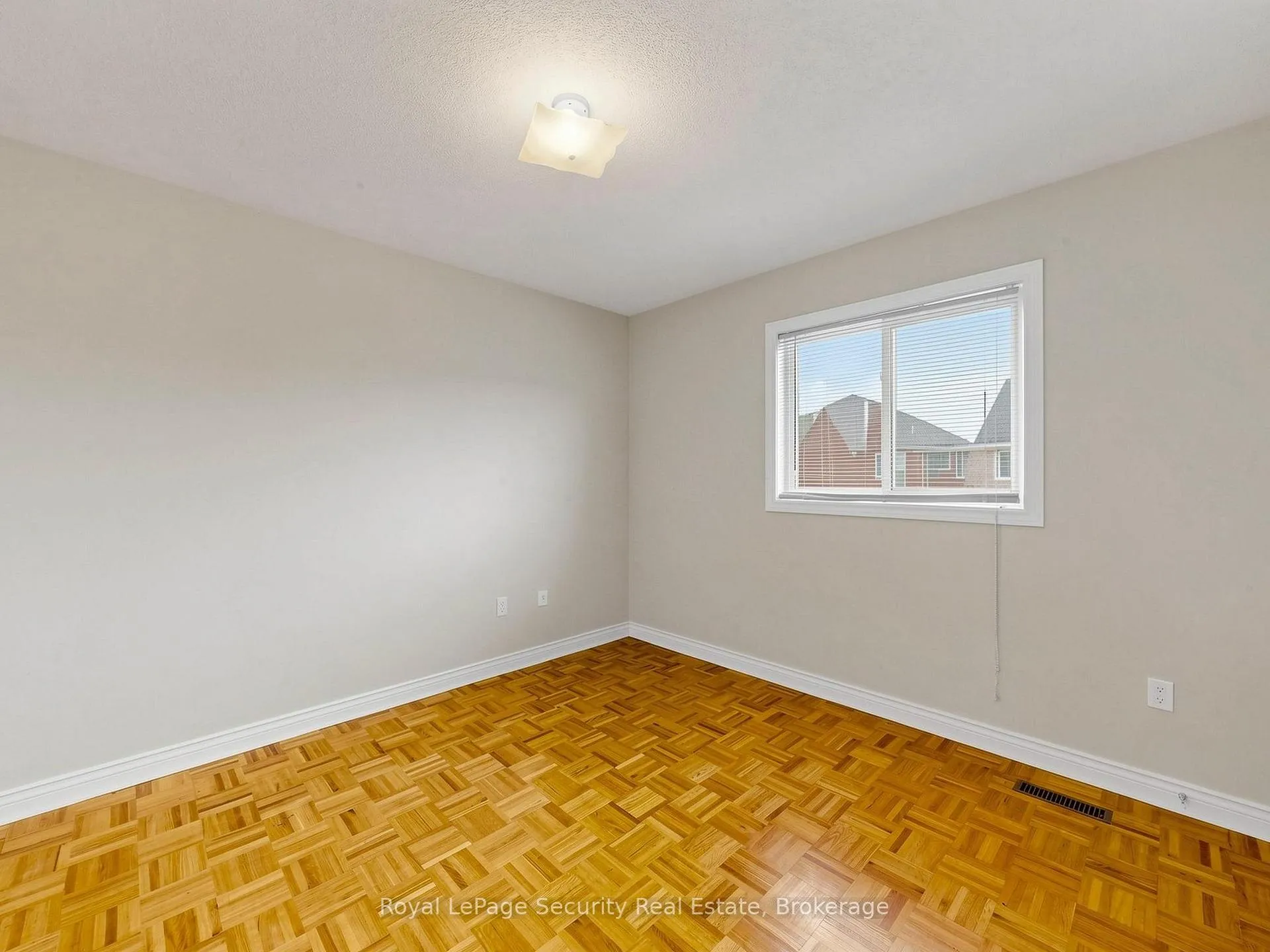 Photo 31 of 21 Fallstar Crescent, Brampton, Fletcher's Meadow — HOMEH