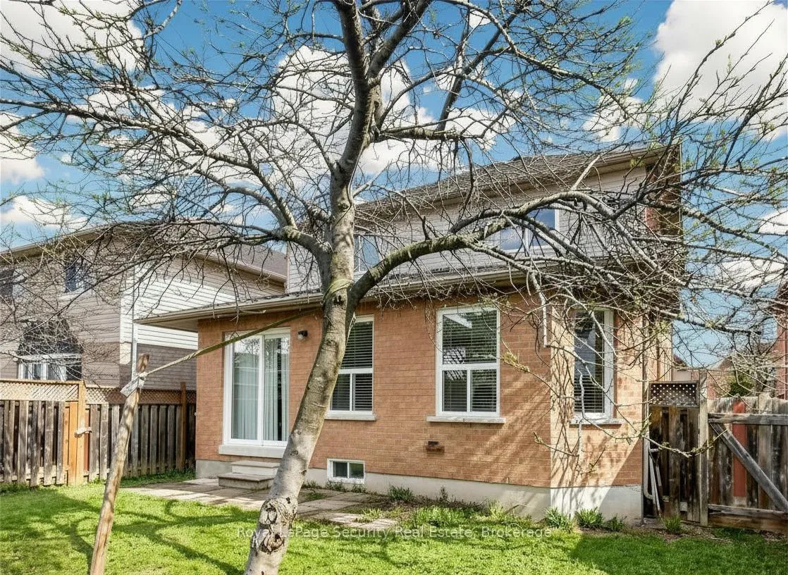 Photo 40 of 21 Fallstar Crescent, Brampton, Fletcher's Meadow — HOMEH