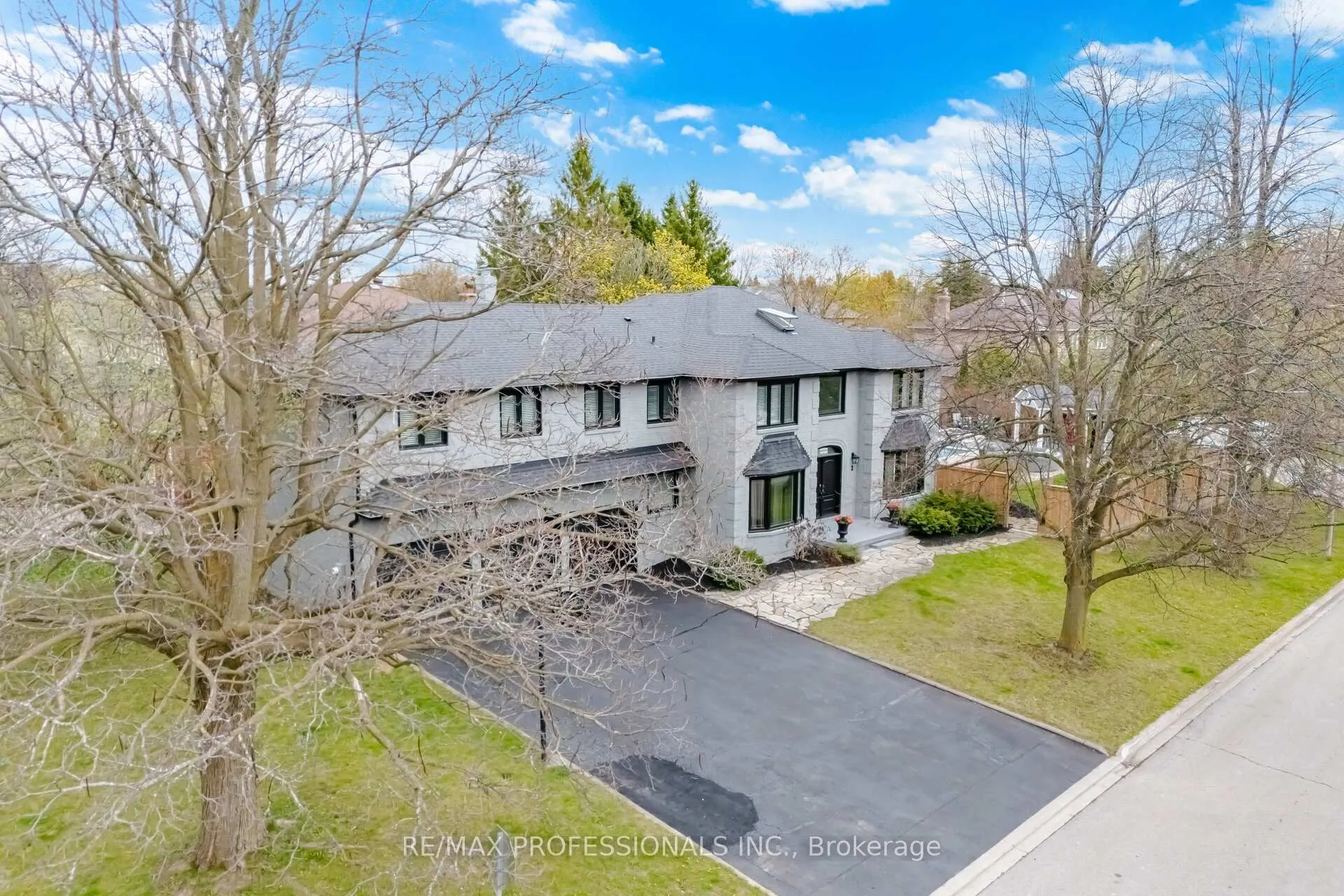 Photo 2 of 2 Enchangted Court, Brampton, Snelgrove — HOMEH