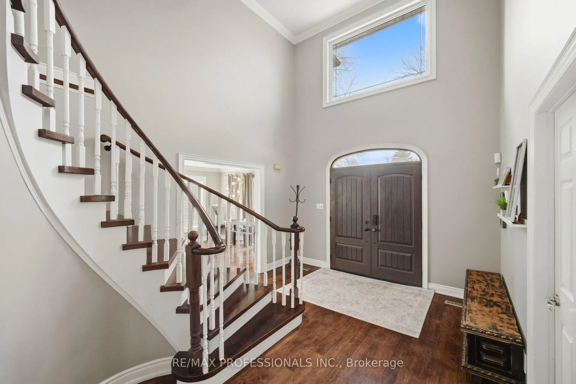 Photo 5 of 2 Enchangted Court, Brampton, Snelgrove — HOMEH