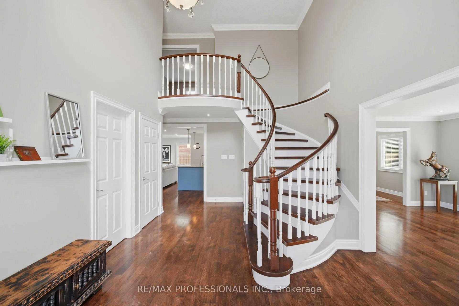Photo 7 of 2 Enchangted Court, Brampton, Snelgrove — HOMEH