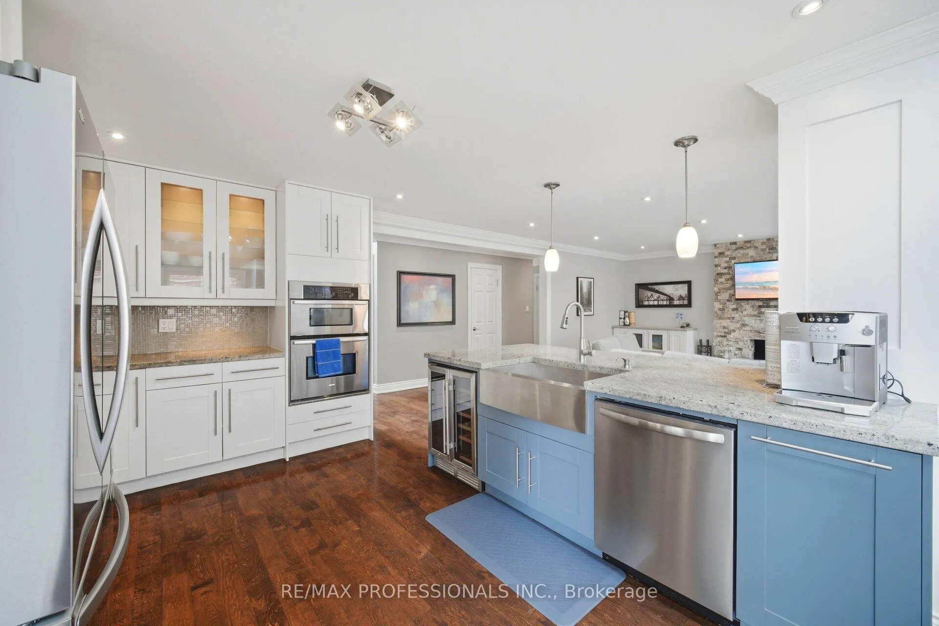 Photo 12 of 2 Enchangted Court, Brampton, Snelgrove — HOMEH