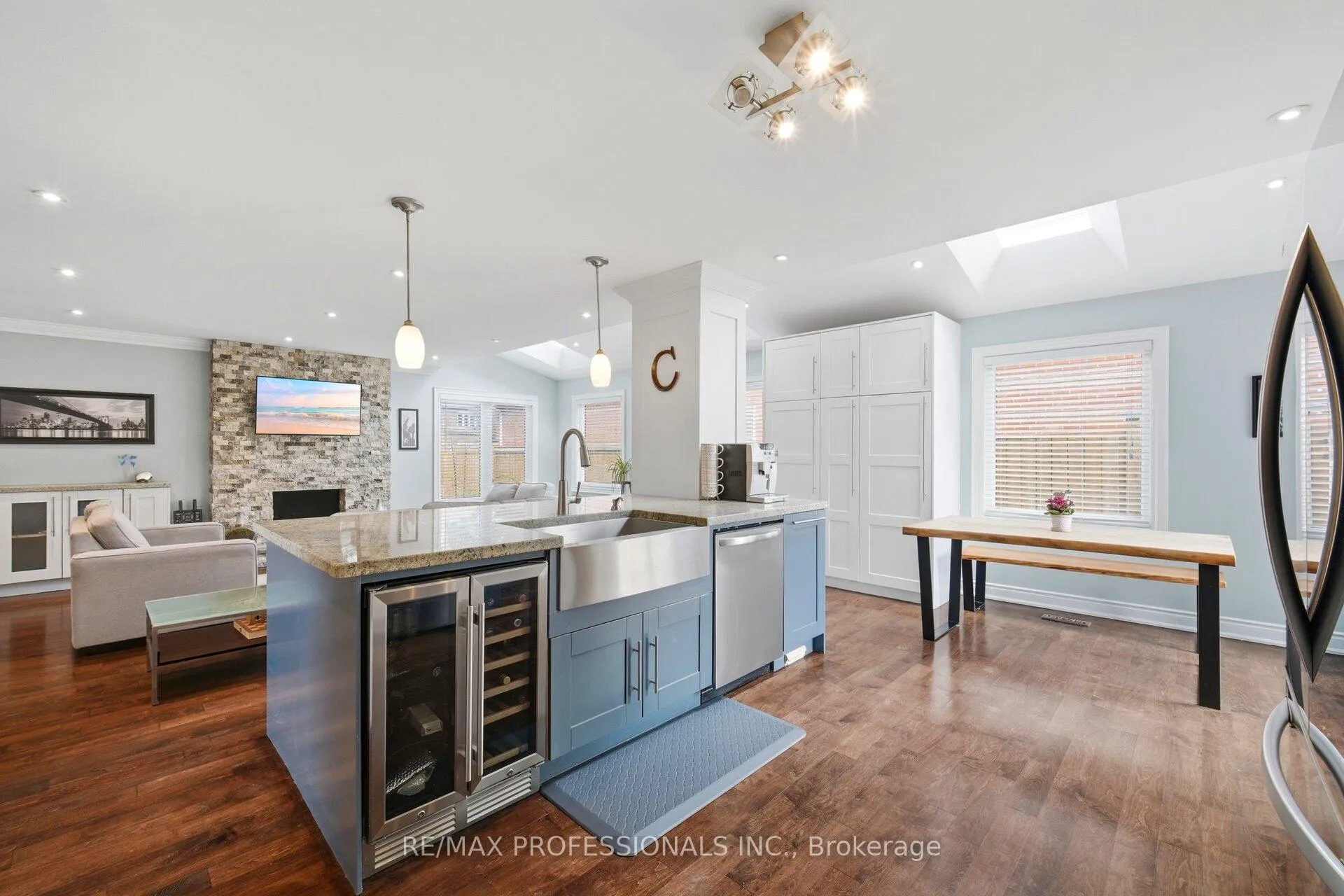 Photo 15 of 2 Enchangted Court, Brampton, Snelgrove — HOMEH