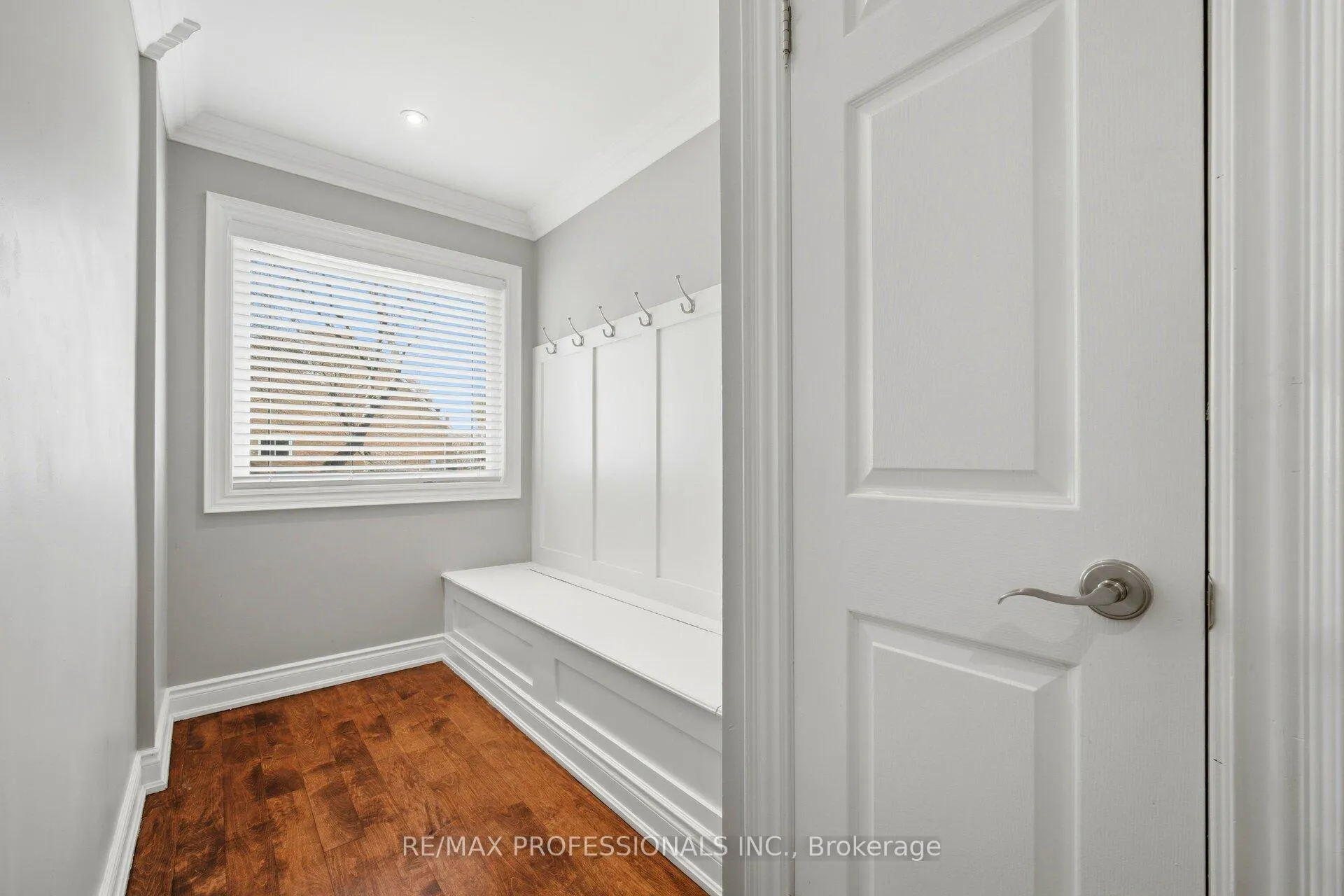 Photo 21 of 2 Enchangted Court, Brampton, Snelgrove — HOMEH