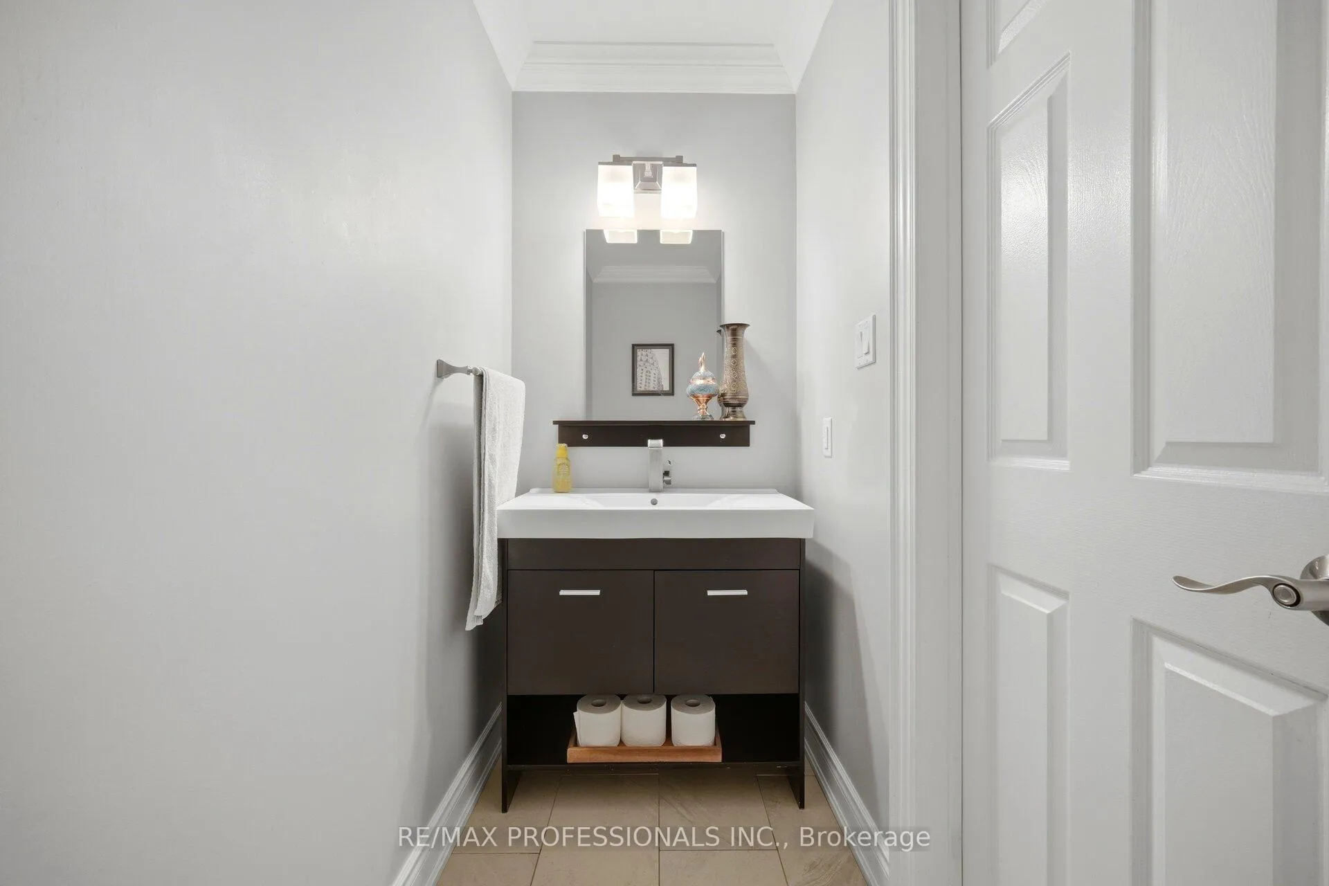 Photo 22 of 2 Enchangted Court, Brampton, Snelgrove — HOMEH