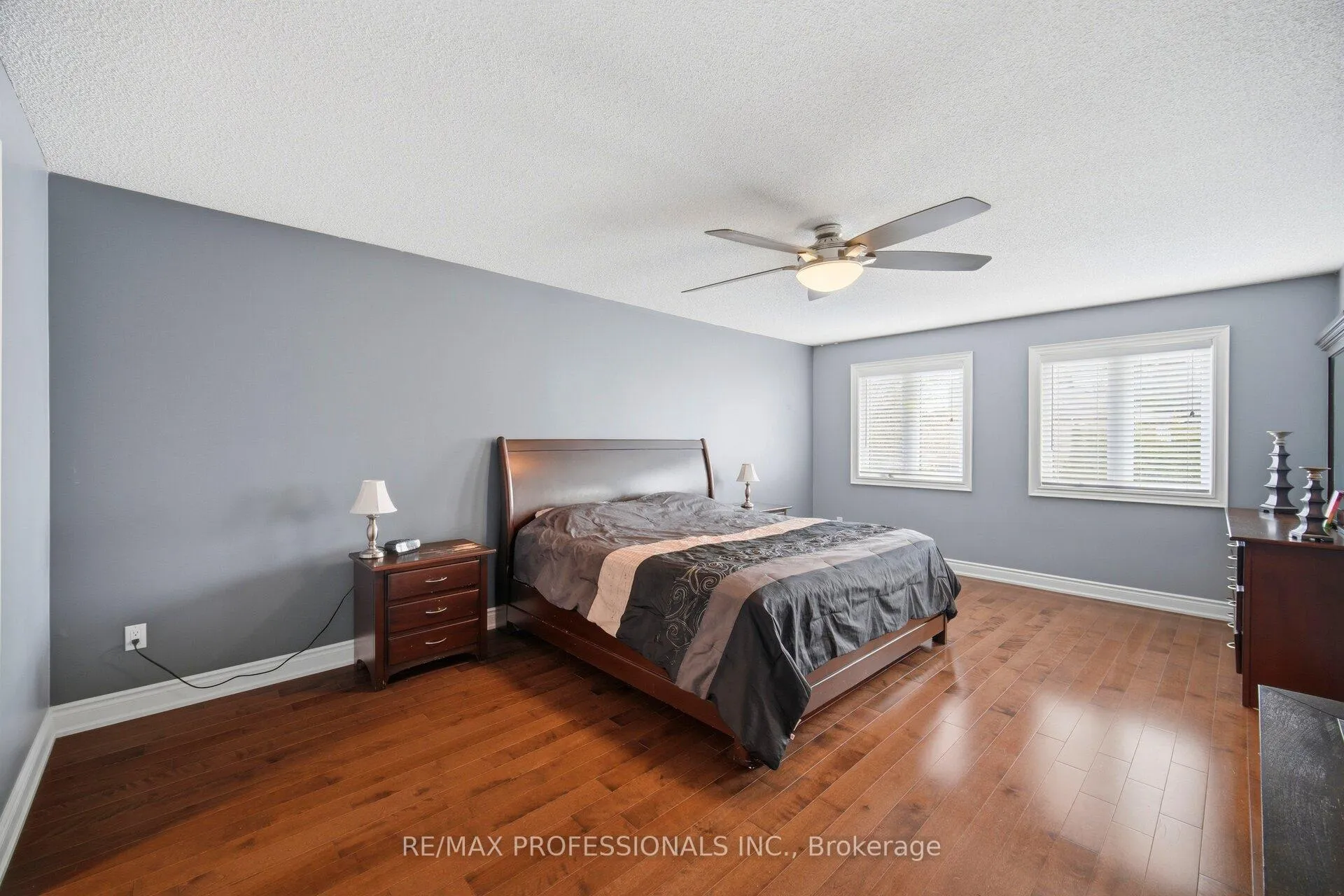 Photo 24 of 2 Enchangted Court, Brampton, Snelgrove — HOMEH